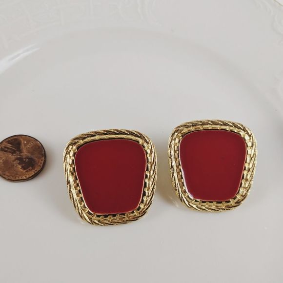 Vintage Avon Red Gold Tone 80's Style Earrings - Picture 1 of 7